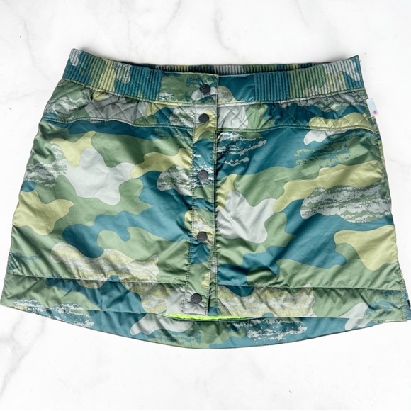 STIO Skycrest Camouflage Button Up Down Puffer Insulated Winter Warm Skirt - Picture 3 of 7